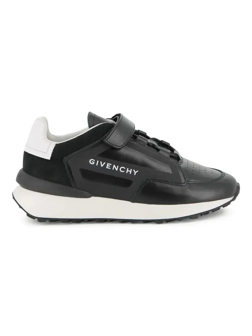 GIVENCHY