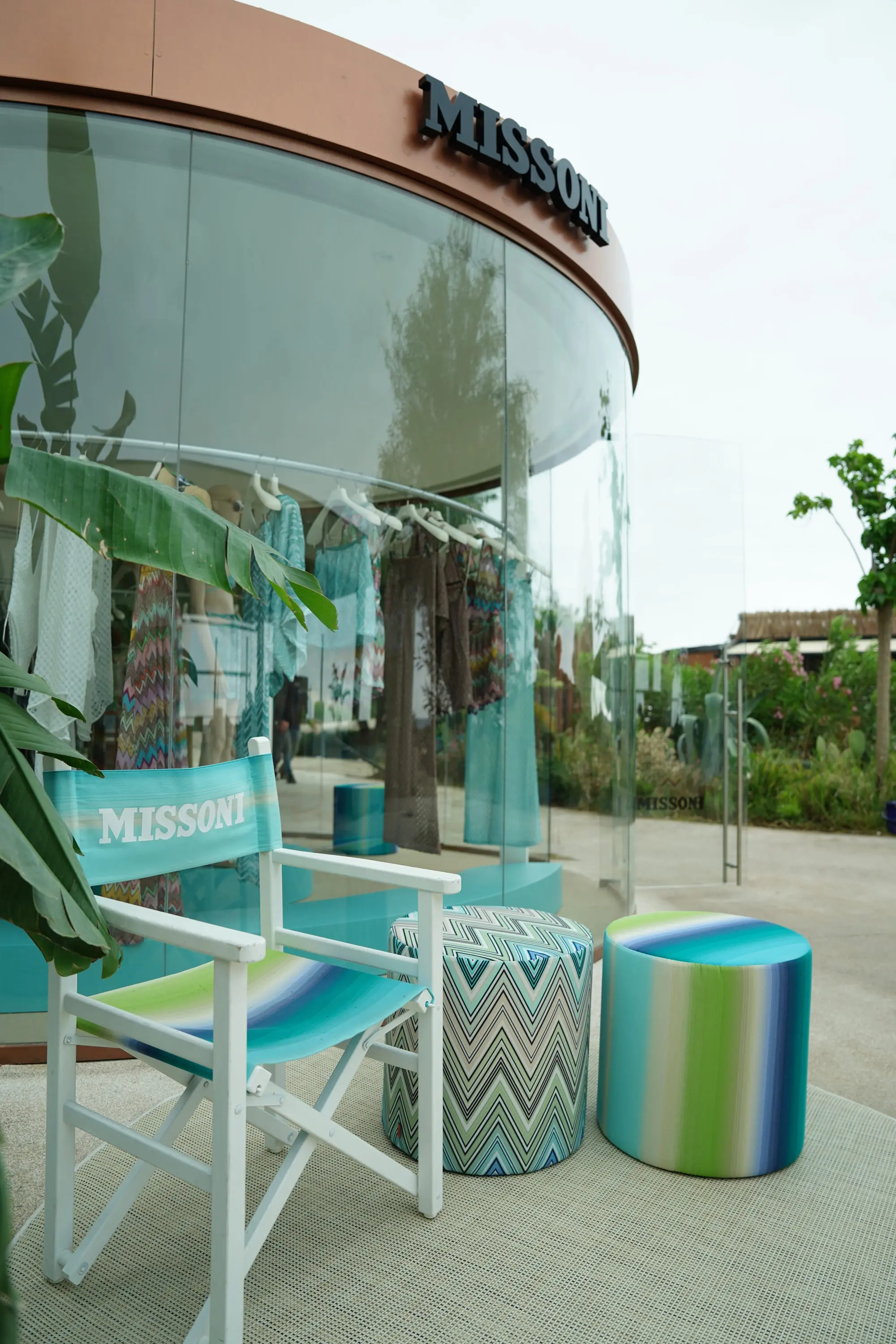 Missoni interior detail with gradient table
