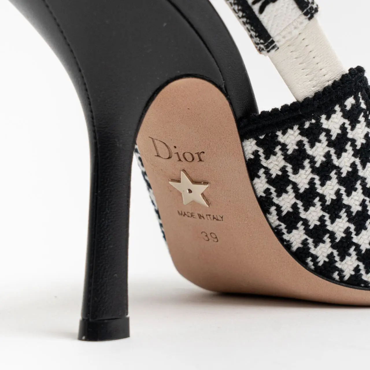 CHRISTIAN DIOR