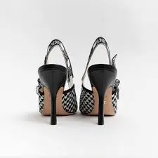 CHRISTIAN DIOR