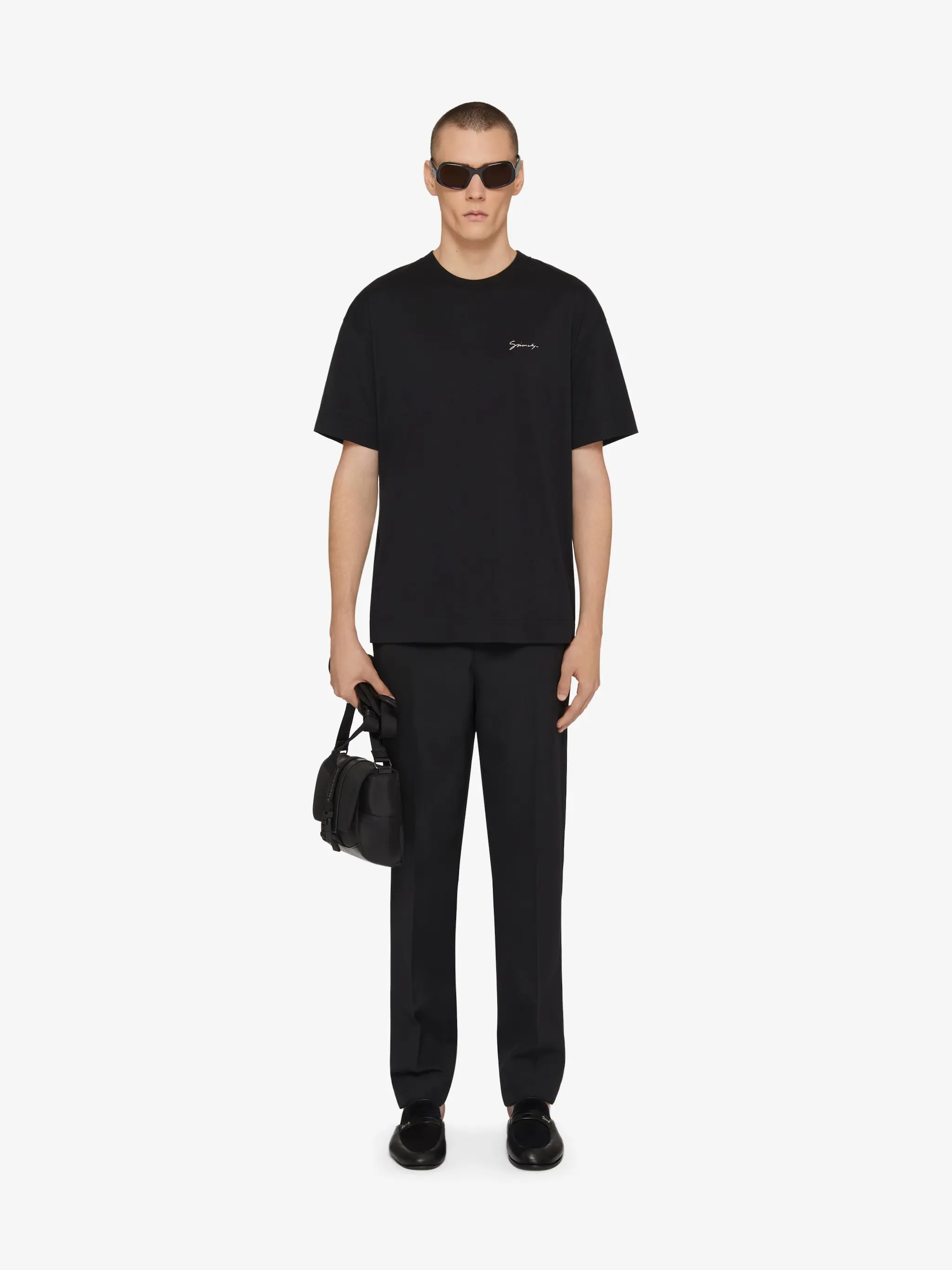 GIVENCHY