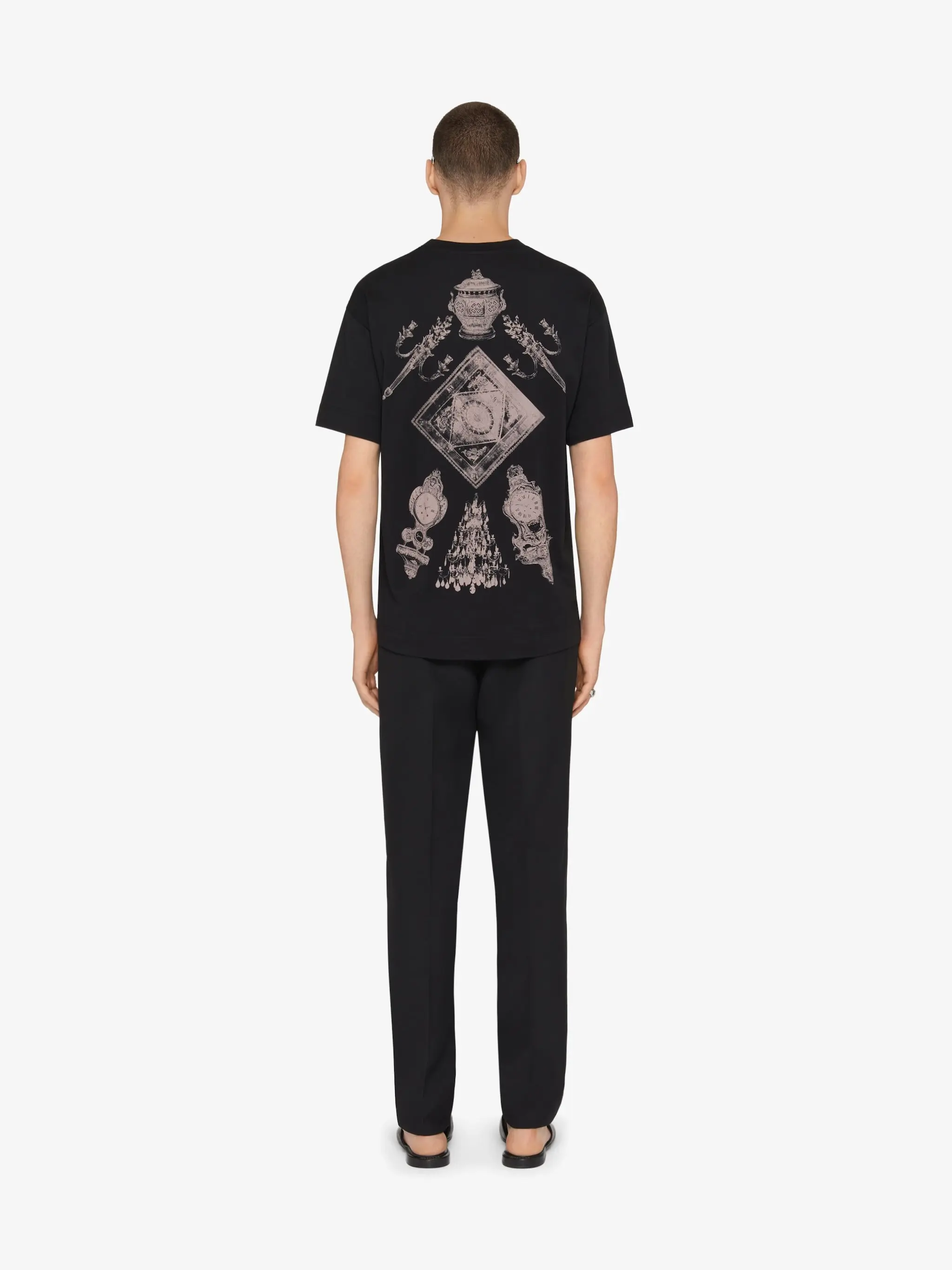 GIVENCHY