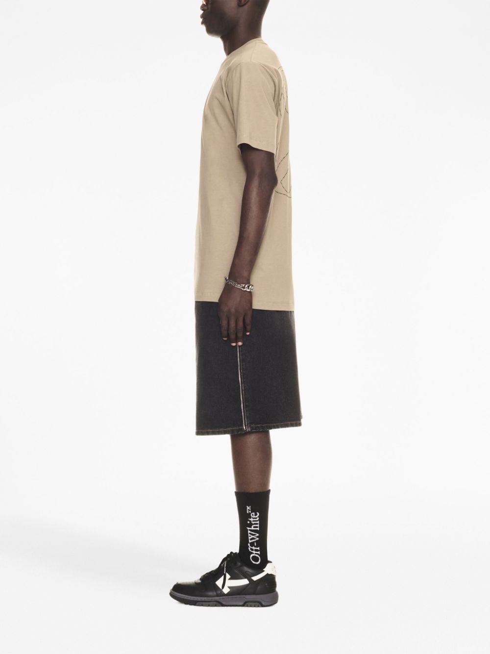 OFF WHITE