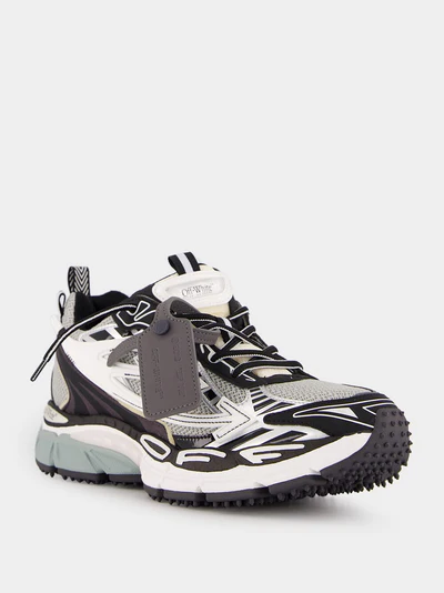 OFF WHITE