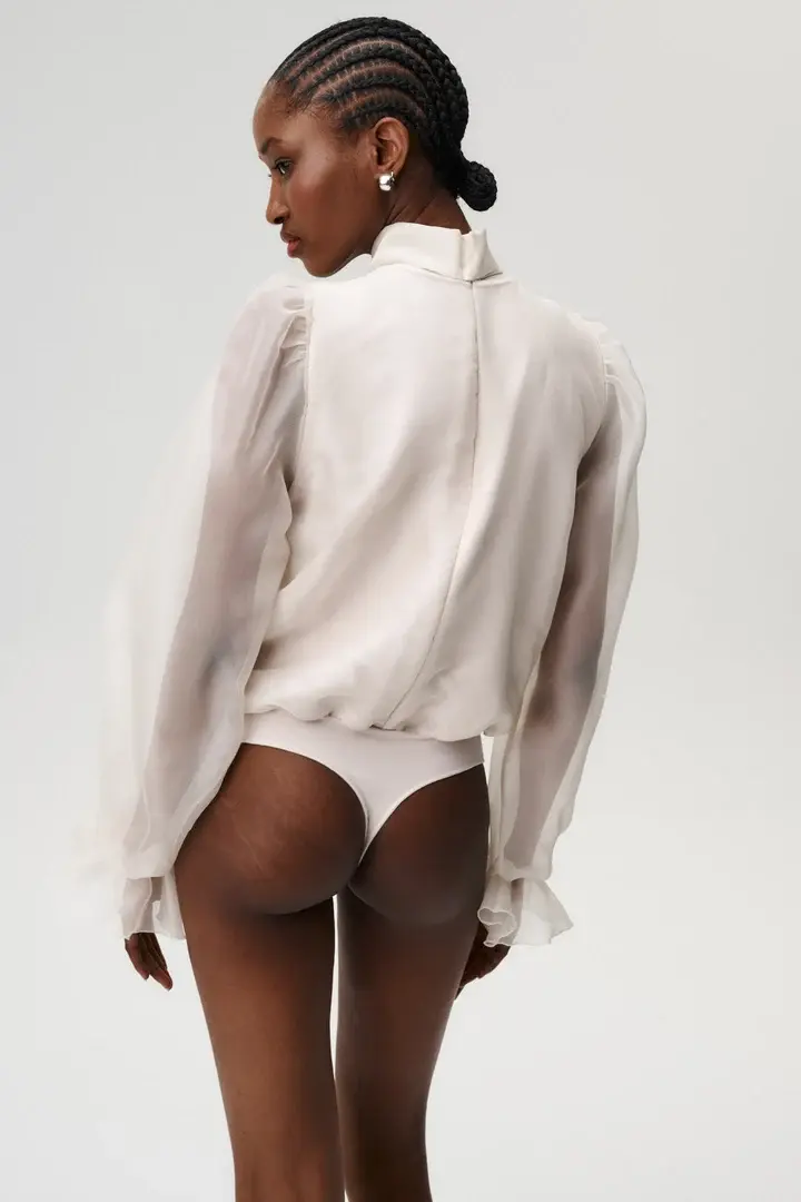 UNDRESS CODE